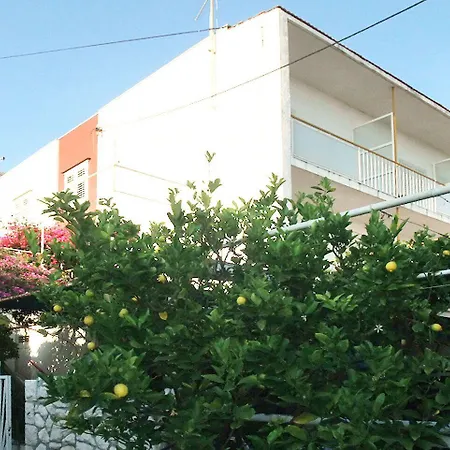 ルームズ ビンカ チューダー 3*