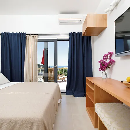 ルームズ ビンカ チューダー ゲストハウス