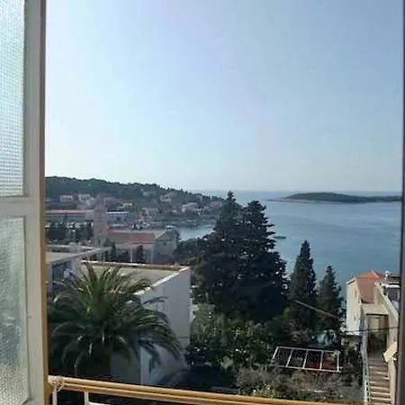 ルームズ ビンカ チューダー フヴァル